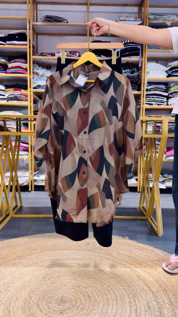 vlcsnap-2026-07-09-16h12m45s093 Women Abstract Print Button-Down Shirt